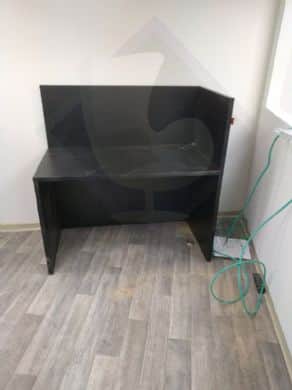 שולחן מזכירה דפנות גבוהות